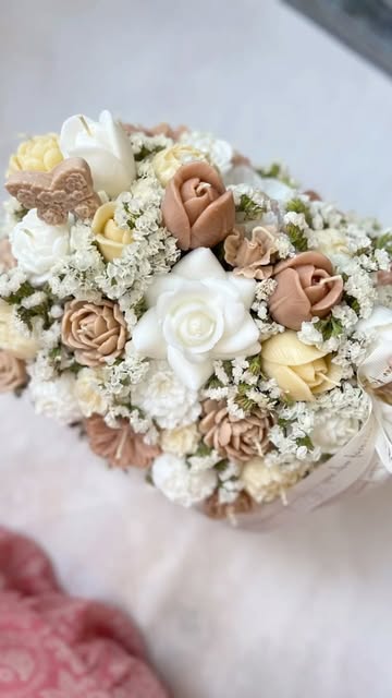 باکس گل از جنس شمع